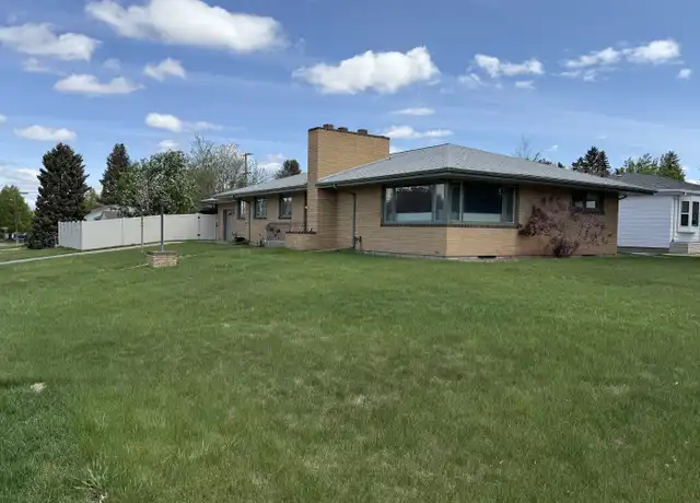 Property at 3201 7th Ave S, Great Falls, MT, 59405, 5 beds, 3 baths, [object Object]