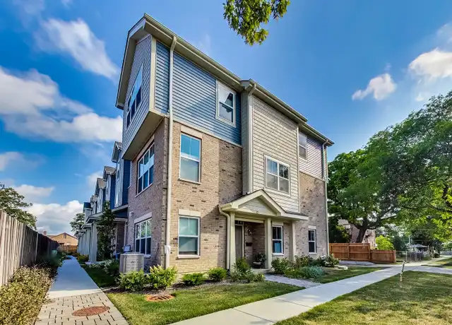 Property at 20 Webster Ave Unit E, Highwood, IL, 60040, 3 beds, 2.5 baths, [object Object]