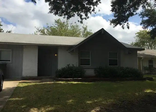 Property at 2914 Ravine Cir, Carrollton, TX, 75007, 3 beds, 2 baths, [object Object]