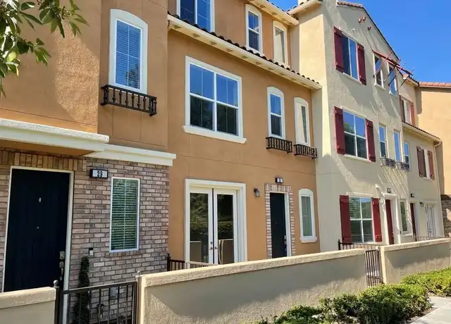 Property at 31 Aliso Ridge Loop, Mission Viejo, CA, 92691, 2 beds, 2.5 baths, [object Object]