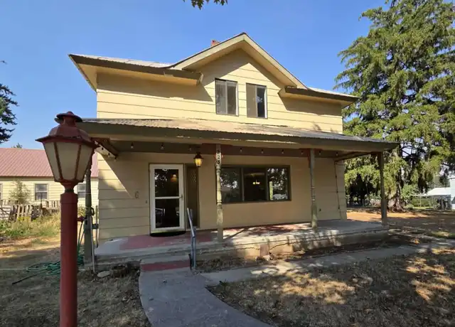 Property at 223 W Ash St, Waterville, WA, 98858, 4 beds, 2 baths, [object Object]