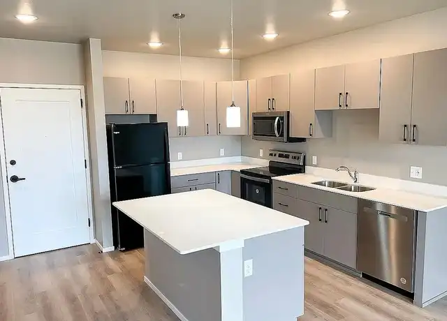 Property at University Hills Village Bldg 5 - 5521 W Superior St, Sioux Falls, SD, 57107, 0-2 beds, 1-2 bath, [object Object]