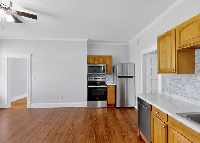 Property at 8 Porter Street Ct Unit 3, Salem, MA, 01970, 3 beds, 1 bath, [object Object]