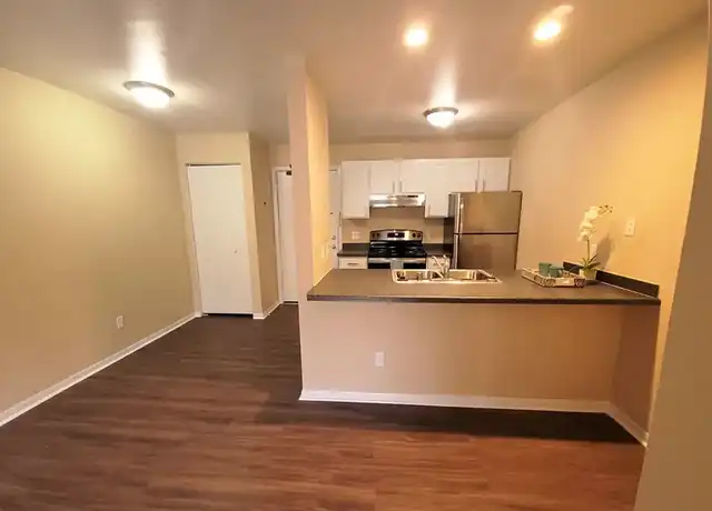 Property at Summit Hill Apartments - 1202 McKenna Blvd, Madison, WI, 53719, 0 beds, 1 bath, [object Object]