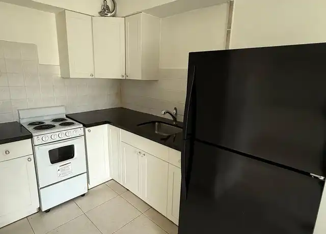 Property at 2213 Lincoln St, Hollywood, FL, 33020, 1 bed, 1 bath, [object Object]