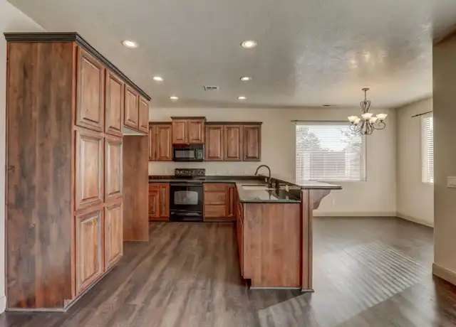 Property at 87 W Primrose Ln, Washington, UT, 84780, 5 beds, 3 baths, [object Object]