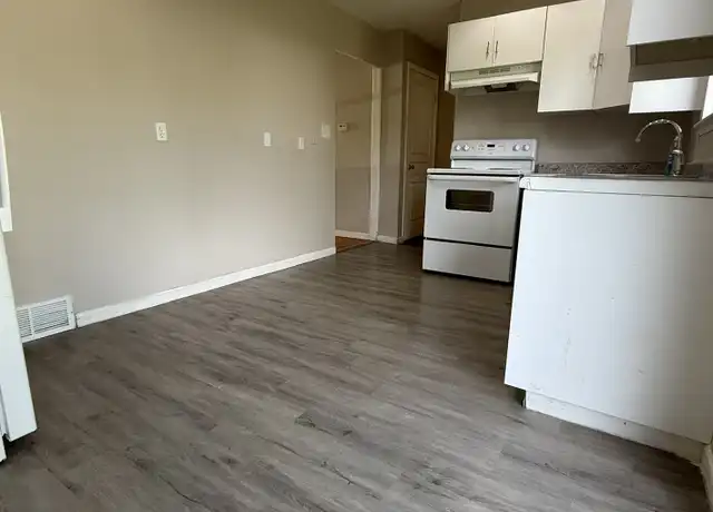 Property at 105 S Christine Cir Unit 1, Mt Clemens, MI, 48043, 3 beds, 1.5 baths, [object Object]