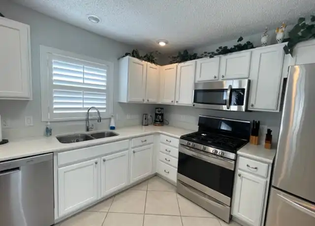Property at 2909 Meadow Lawn Ln, The Villages, FL, 32162, 2 beds, 2 baths, [object Object]