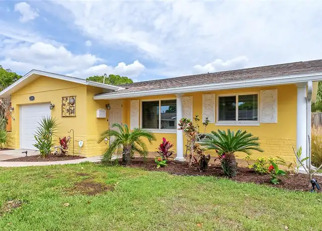 Property at 3235 39th St N, Saint Petersburg, FL, 33713, 2 beds, 2 baths, [object Object]