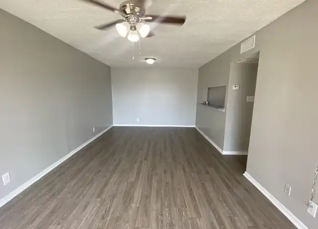 Property at 1809 W Schunior St Unit 0102, Edinburg, TX, 78541, 1 bed, 1 bath, [object Object]