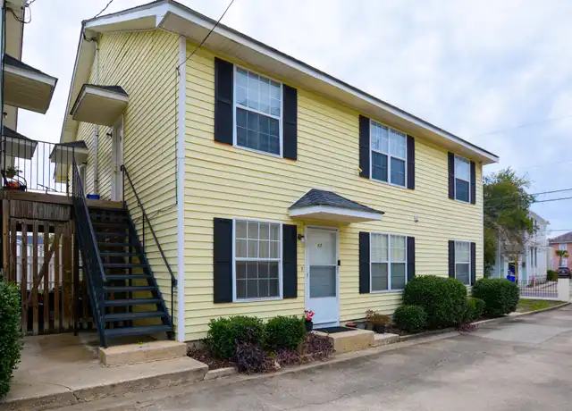 Property at 104 Spring St Unit A4, Charleston, SC, 29403, 2 beds, 1 bath, [object Object]