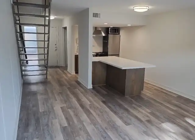 Property at 8802 Ilona Ln Unit 5, Houston, TX, 77025, 2 beds, 1.5 baths, [object Object]