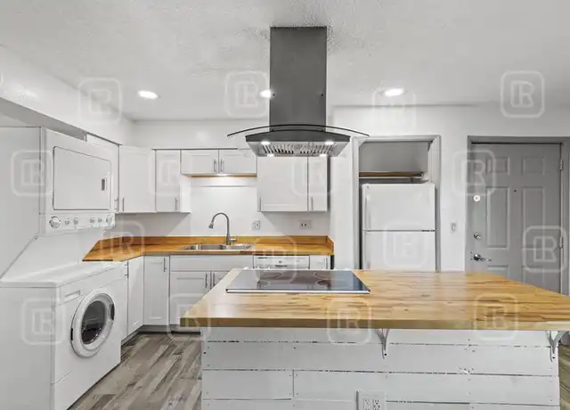 Property at 1511 W Mission Ave Unit 1, Spokane, WA, 99201, 2 beds, 1 bath, [object Object]
