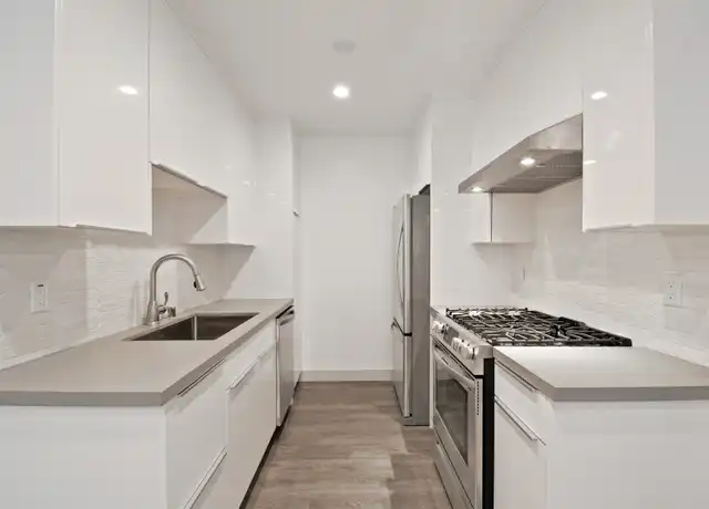 Property at 1127 18th St Unit 03, Santa Monica, CA, 90403, 2 beds, 1 bath, [object Object]