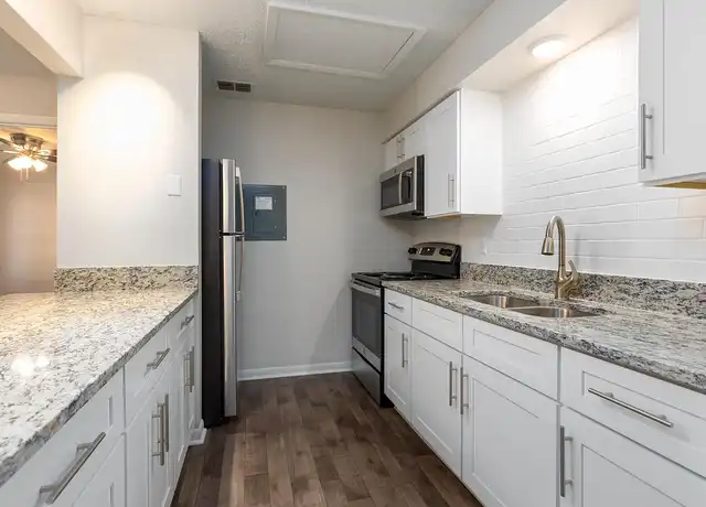 Property at Topaz Retreat Apartments - 1776 Harden Blvd, Lakeland, FL, 33803, 1 bed, 1 bath, [object Object]