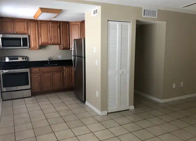 Property at 2045 Hyde Park St Unit 2045-03, Sarasota, FL, 34239, 1 bed, 1 bath, [object Object]