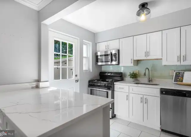 Property at 2801 16th Rd S Unit 2801A, Arlington, VA, 22204, 2 beds, 1 bath, [object Object]