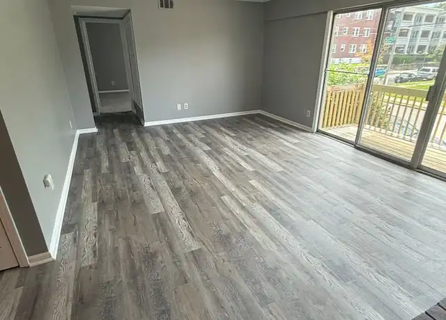 Property at 210 E 43rd St Unit 210-4, Kansas City, MO, 64111, 2 beds, 1 bath, [object Object]