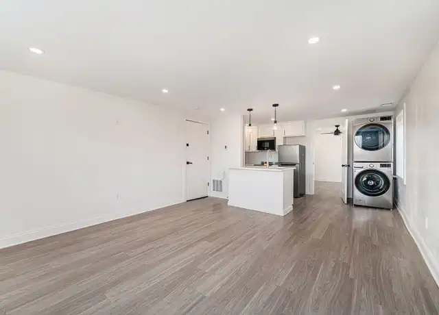 Property at 4042 Harrison St Unit 303, Kansas City, MO, 64110, 1 bed, 1 bath, [object Object]
