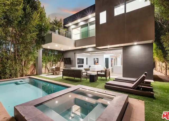 Property at 637 N Gardner St, Los Angeles, CA, 90036, 5 beds, 5.5 baths, [object Object]