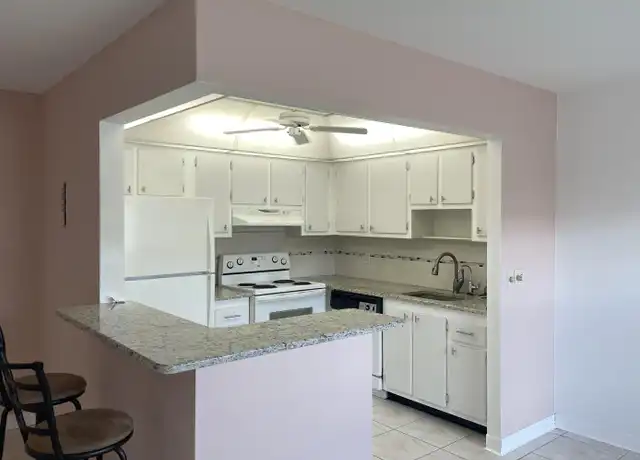 Property at 659 Brittany N, Delray Beach, FL, 33446, 1 bed, 1.5 baths, [object Object]