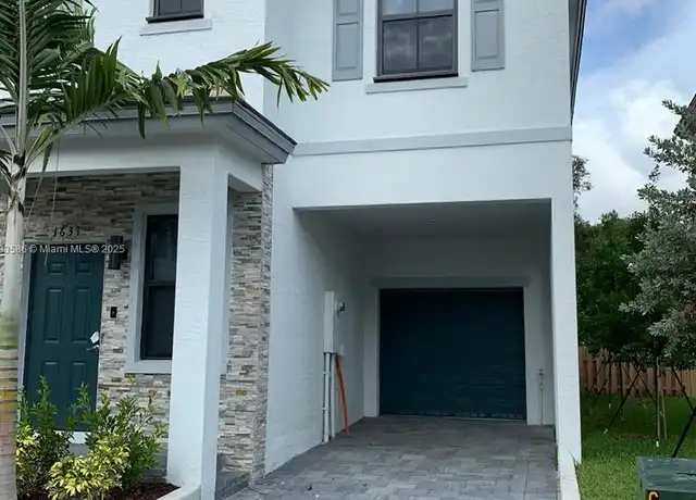 Property at 1631 SW 28th St, Fort Lauderdale, FL, 33315, 3 beds, 2.5 baths, [object Object]