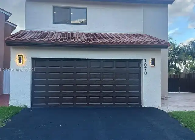 Property at 1070 SW 135th Pl, Miami, FL, 33184, 4 beds, 3 baths, [object Object]