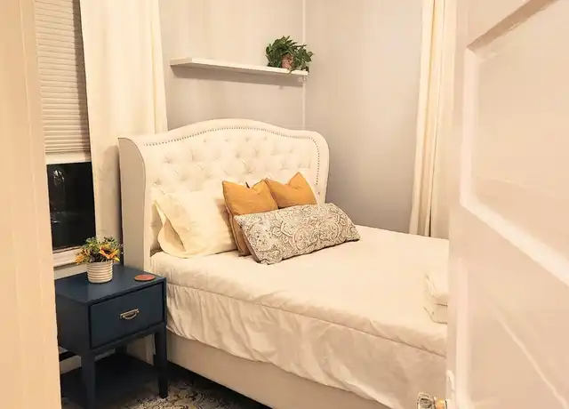 Property at 43 Hancock St Unit 3, Salem, MA, 01970, 3 beds, 1 bath, [object Object]