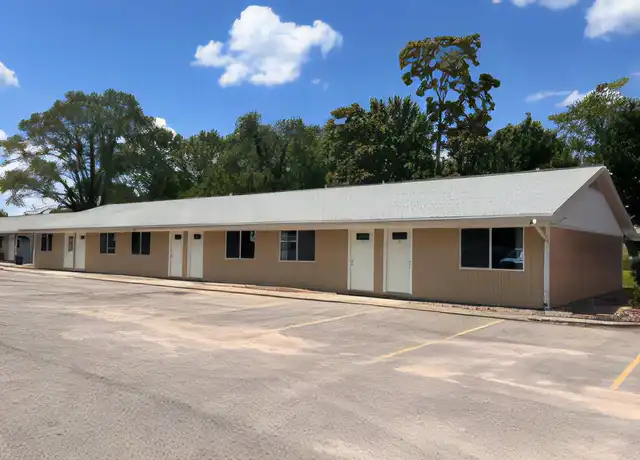 Property at 601 Dearborn St, Danville, IL, 61832, 1 bed, 1 bath, [object Object]