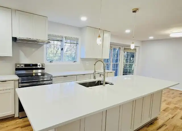 Property at 6721 Jade Post Ln, Centreville, VA, 20121, 6 beds, 3.5 baths, [object Object]