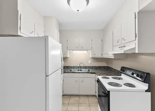 Property at Altamont Cliffs - 1300 Altamont Way S, Birmingham, AL, 35205, 1-2 bed, 1 bath, [object Object]
