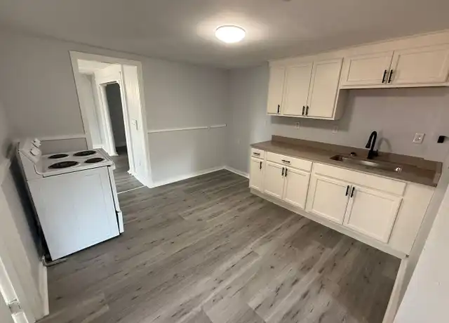 Property at 88 Cross St Unit 2R, Southbridge, MA, 01550, 2 beds, 1 bath, [object Object]