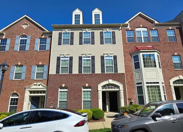 Property at 5658 Virginia Ln #69, Oxon Hill, MD, 20745, 3 beds, 2.5 baths, [object Object]