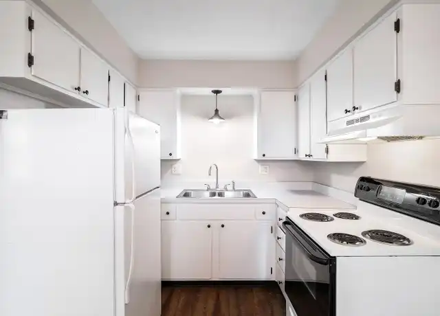 Property at 984 Delta 77 Dr, Akron, OH, 44312, 1 bed, 1 bath, [object Object]
