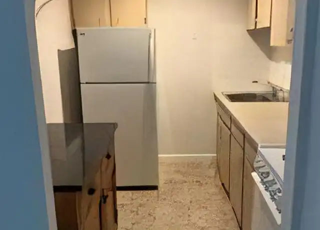 Property at 292 Bedford St, Abington, MA, 02351, 1 bed, 1 bath, [object Object]