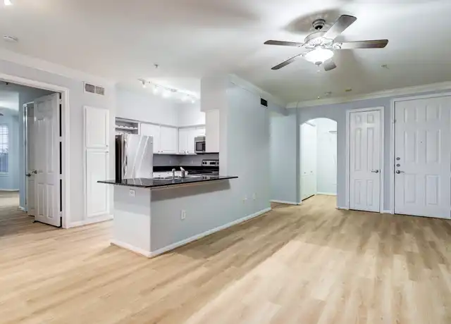 Property at 7575 Kirby Dr #1414, Houston, TX, 77030, 2 beds, 2 baths, [object Object]