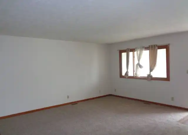 Property at 1618 W Mulberry St, Lincoln, NE, 68522, 3 beds, 2 baths, [object Object]