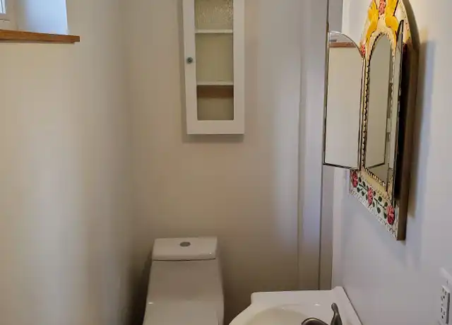 Property at 202 Aliso Dr NE Unit B, Albuquerque, NM, 87108, 1 bed, 1 bath, [object Object]