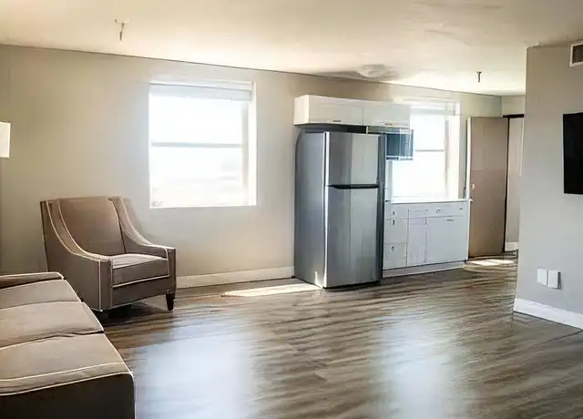 Property at 2000 S Cooper St, Arlington, TX, 76013, 1 bed, 1 bath, [object Object]