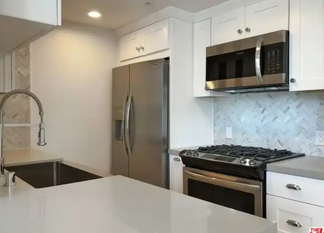 Property at 301 S Swall Dr Unit 201, Los Angeles, CA, 90048, 1 bed, 1 bath, [object Object]