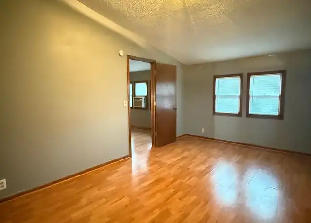 Property at 4643 Izard St Unit 3, Omaha, NE, 68132, 1 bed, 1 bath, [object Object]