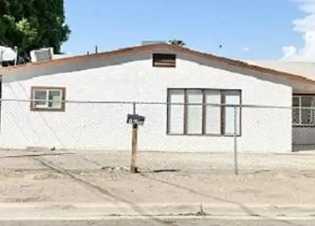 Property at 1620 W Colorado St, Yuma, AZ, 85364, 5 beds, 2 baths, [object Object]