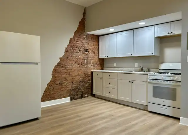 Property at 229 E King St Unit 2, Lancaster, PA, 17602, 2 beds, 1 bath, [object Object]