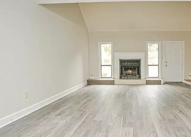Property at 206 Rock Knoll Dr, Greenwood, SC, 29649, 2 beds, 2 baths, [object Object]
