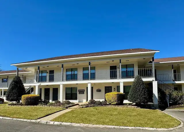Property at Jefferson Shadows - 9771 Jefferson Hwy, Baton Rouge, LA, 70809, 1-3 bed, 1-2 bath, [object Object]