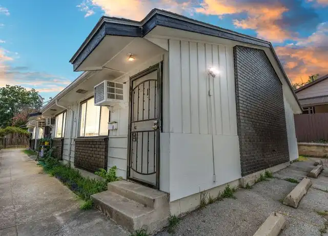 Property at 4633 S 33rd West Ave Unit A4, Tulsa, OK, 74107, 1 bed, 1 bath, [object Object]