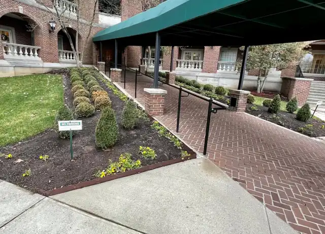 Property at 111 Woodland Ave #309, Lexington, KY, 40502, 2 beds, 2 baths, [object Object]