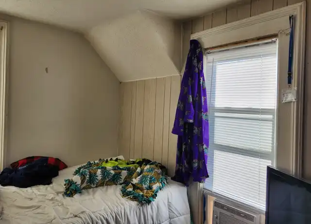Property at 405 6th Ave, Eau Claire, WI, 54703, 3 beds, 1 bath, [object Object]