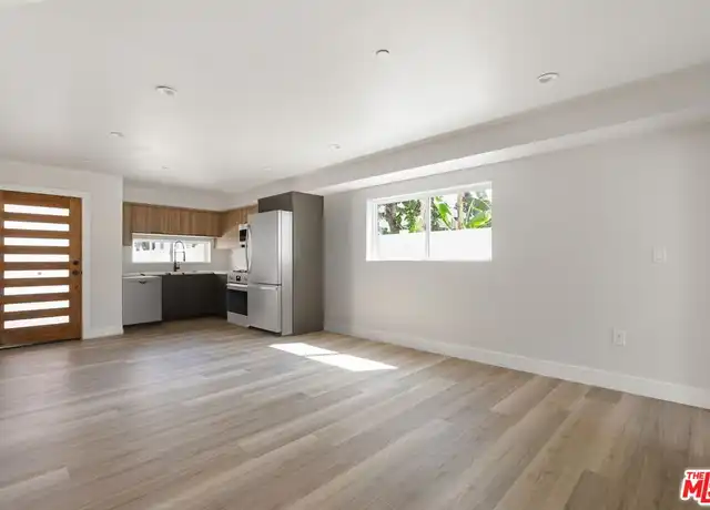 Property at 229 3/4 W 41st Pl Unit 3, Los Angeles, CA, 90037, 3 beds, 1 bath, [object Object]