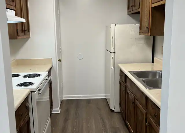 Property at 91 Hillview Apt Dr Unit 4, McKenzie, TN, 38201, 1 bed, 1 bath, [object Object]
